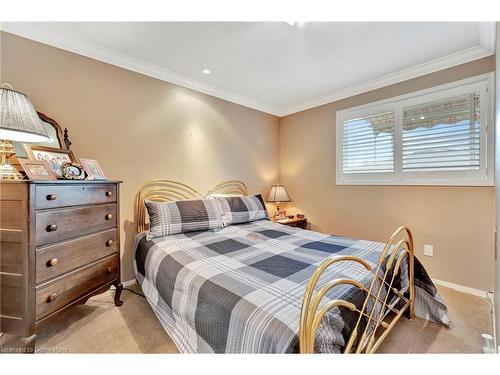 18-1030 Colborne Street E, Brantford, ON - Indoor Photo Showing Bedroom