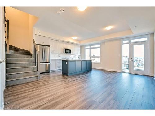 115-1569 Rose Way, Milton, ON - Indoor Photo Showing Kitchen