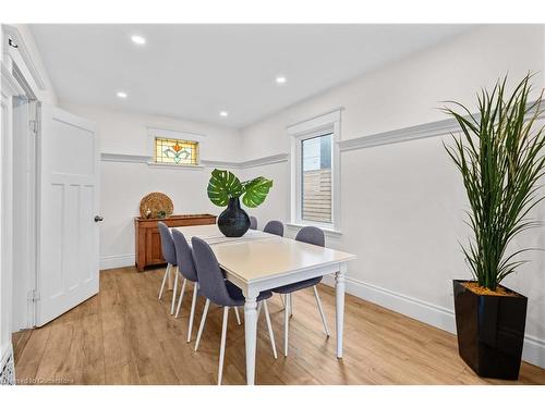 69 Roxborough Avenue, Hamilton, ON - Indoor Photo Showing Dining Room