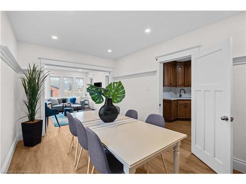 69 Roxborough Avenue, Hamilton, ON - Indoor Photo Showing Dining Room