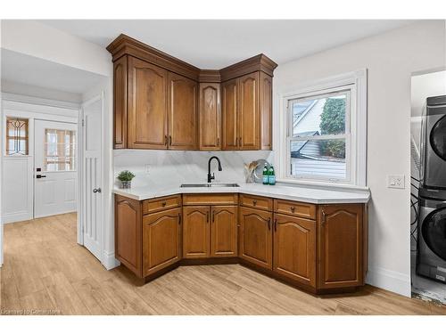 69 Roxborough Avenue, Hamilton, ON - Indoor Photo Showing Laundry Room