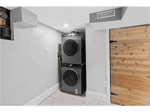 69 Roxborough Avenue, Hamilton, ON - Indoor Photo Showing Laundry Room