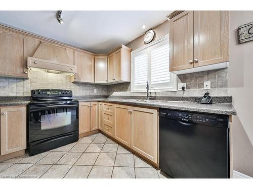 5380 Kindos Street, Burlington, ON - Indoor Photo Showing Kitchen