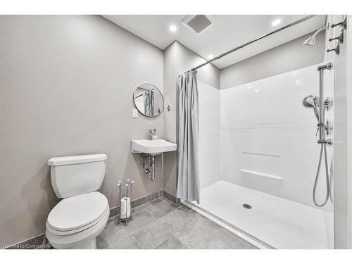 5380 Kindos Street, Burlington, ON - Indoor Photo Showing Bathroom