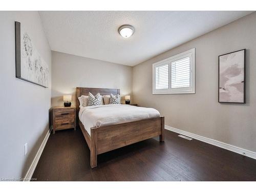 5380 Kindos Street, Burlington, ON - Indoor Photo Showing Bedroom