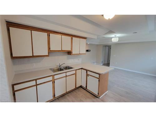 1-278 Crowland Avenue, Welland, ON - Indoor Photo Showing Kitchen With Double Sink