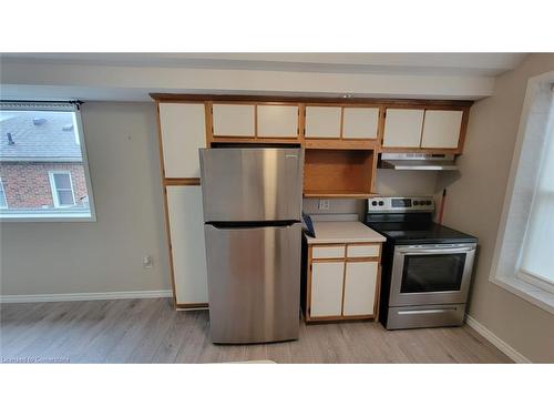 1-278 Crowland Avenue, Welland, ON - Indoor Photo Showing Kitchen