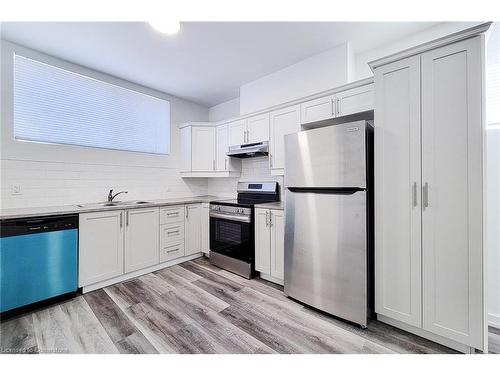 B2-278 Crowland Avenue, Welland, ON - Indoor Photo Showing Kitchen