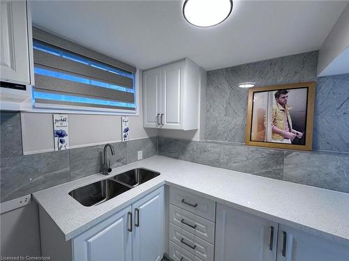 48 Larchwood Circle, Welland, ON - Indoor Photo Showing Kitchen With Double Sink