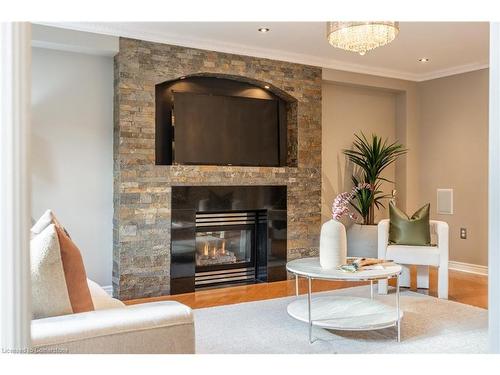 14 Evergreens Drive, Grimsby, ON - Indoor Photo Showing Living Room With Fireplace