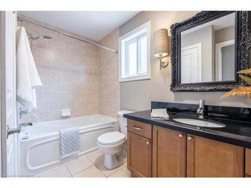 14 Evergreens Drive, Grimsby, ON - Indoor Photo Showing Bathroom