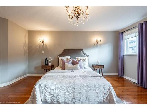 14 Evergreens Drive, Grimsby, ON - Indoor Photo Showing Bedroom