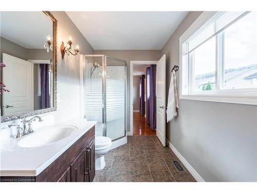 14 Evergreens Drive, Grimsby, ON - Indoor Photo Showing Bathroom