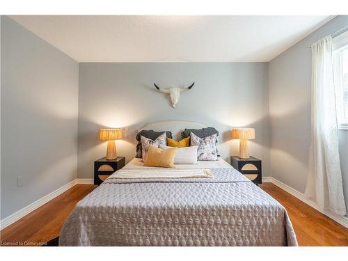 14 Evergreens Drive, Grimsby, ON - Indoor Photo Showing Bedroom