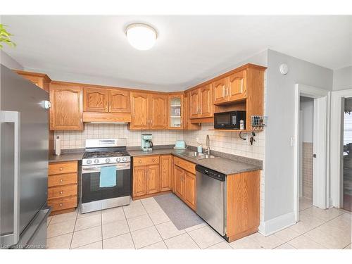 62 East 14Th Street, Hamilton, ON - Indoor Photo Showing Kitchen