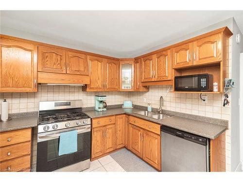 62 East 14Th Street, Hamilton, ON - Indoor Photo Showing Kitchen