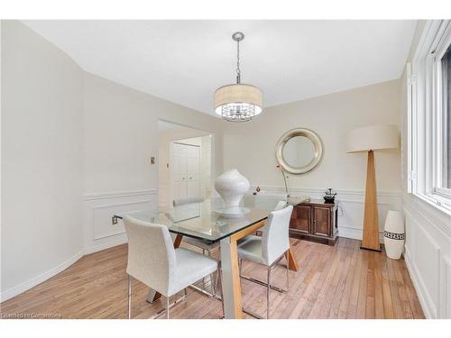 196 Amberly Boulevard, Ancaster, ON - Indoor Photo Showing Dining Room