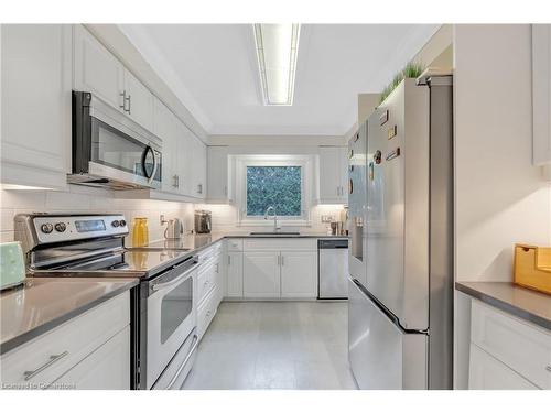 196 Amberly Boulevard, Ancaster, ON - Indoor Photo Showing Kitchen