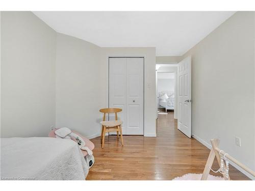 196 Amberly Boulevard, Ancaster, ON - Indoor Photo Showing Bedroom