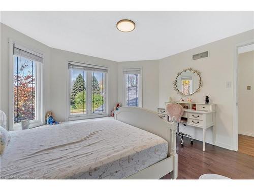 196 Amberly Boulevard, Ancaster, ON - Indoor Photo Showing Bedroom