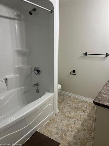 140 Windflower Drive, Kitchener, ON - Indoor Photo Showing Bathroom