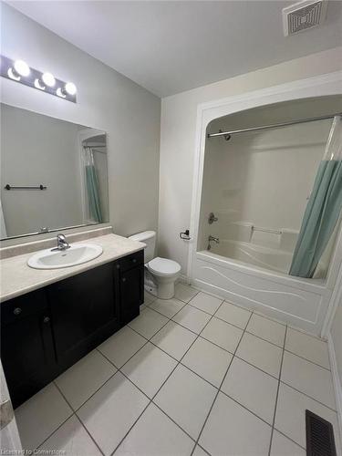 140 Windflower Drive, Kitchener, ON - Indoor Photo Showing Bathroom