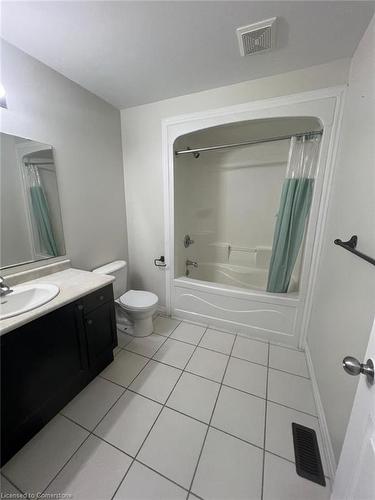 140 Windflower Drive, Kitchener, ON - Indoor Photo Showing Bathroom