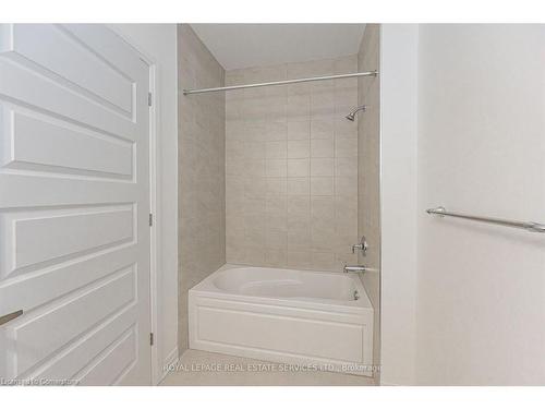 512-460 Gordon Krantz Avenue, Milton, ON - Indoor Photo Showing Bathroom