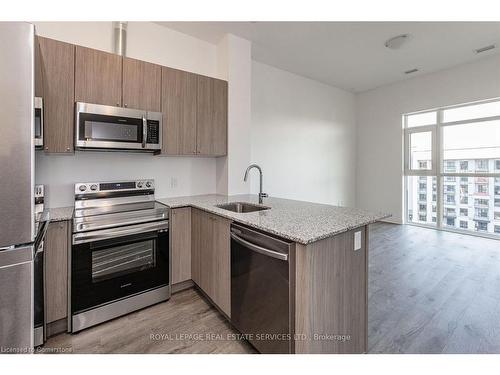 512-460 Gordon Krantz Avenue, Milton, ON - Indoor Photo Showing Kitchen With Stainless Steel Kitchen