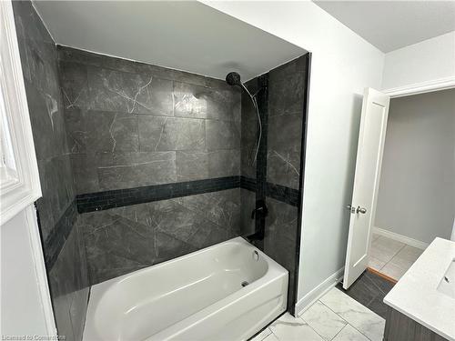 20 Highland Road W, Stoney Creek, ON - Indoor Photo Showing Bathroom