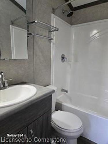 12 Pondview-2490 Governors Road, Ancaster, ON - Indoor Photo Showing Bathroom