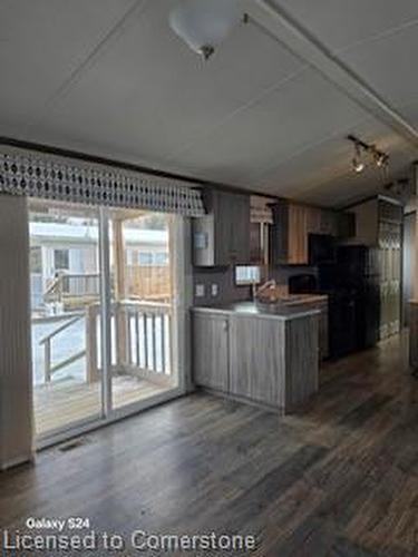 12 Pondview-2490 Governors Road, Ancaster, ON - Indoor Photo Showing Kitchen