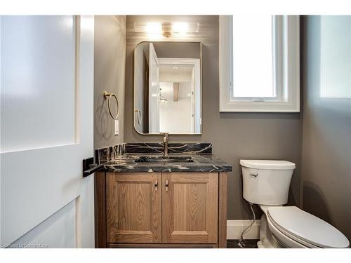 941 Old Mohawk Road, Ancaster, ON - Indoor Photo Showing Bathroom