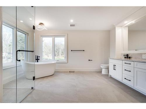 941 Old Mohawk Road, Ancaster, ON - Indoor Photo Showing Bathroom