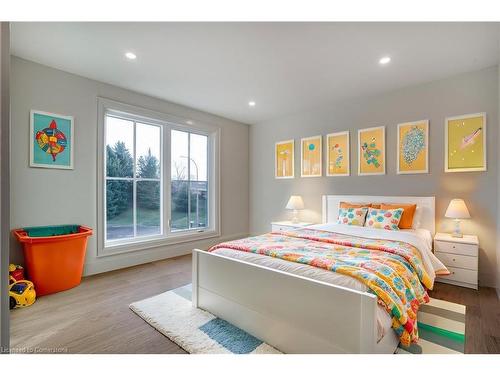 941 Old Mohawk Road, Ancaster, ON - Indoor Photo Showing Bedroom