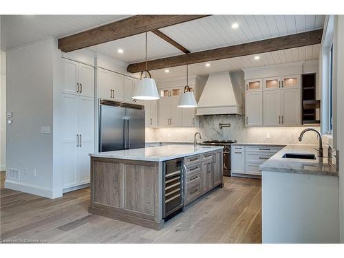 941 Old Mohawk Road, Ancaster, ON - Indoor Photo Showing Kitchen With Upgraded Kitchen