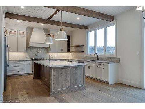 941 Old Mohawk Road, Ancaster, ON - Indoor Photo Showing Kitchen With Upgraded Kitchen