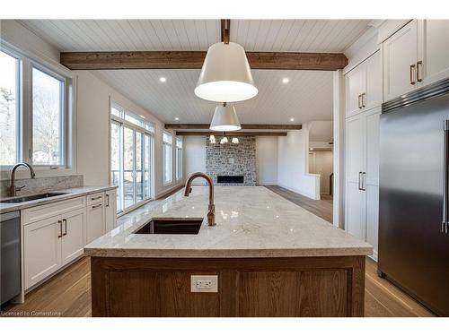 941 Old Mohawk Road, Ancaster, ON - Indoor Photo Showing Kitchen With Upgraded Kitchen