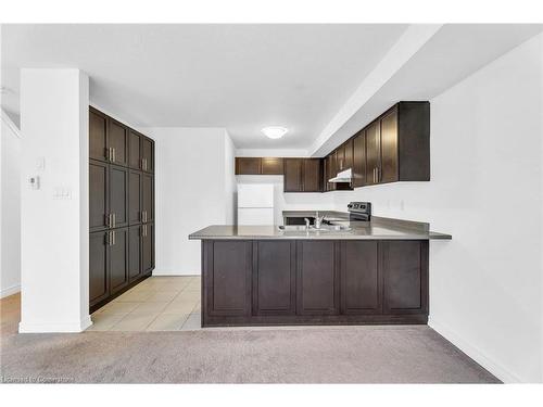 28-420 Linden Street, Cambridge, ON - Indoor Photo Showing Kitchen