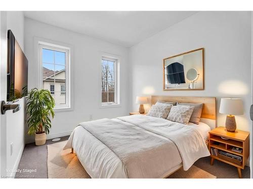 28-420 Linden Street, Cambridge, ON - Indoor Photo Showing Bedroom