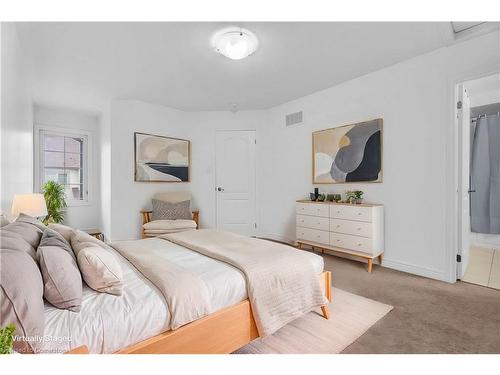 28-420 Linden Street, Cambridge, ON - Indoor Photo Showing Bedroom