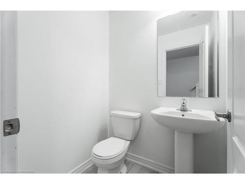 28-420 Linden Street, Cambridge, ON - Indoor Photo Showing Bathroom