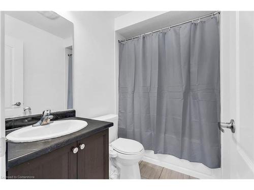 28-420 Linden Street, Cambridge, ON - Indoor Photo Showing Bathroom