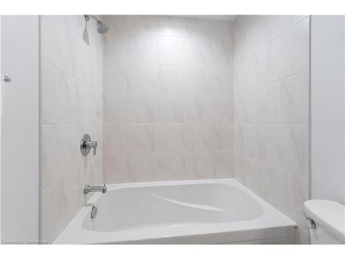 322-1 Redfern Avenue, Hamilton, ON - Indoor Photo Showing Bathroom