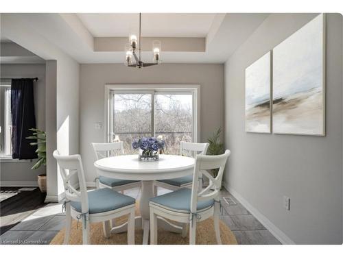 92-4552 Portage Avenue, Niagara Falls, ON - Indoor Photo Showing Dining Room