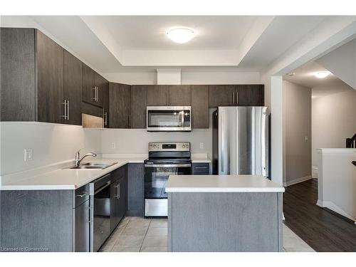 92-4552 Portage Avenue, Niagara Falls, ON - Indoor Photo Showing Kitchen With Double Sink