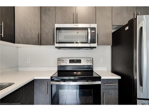 92-4552 Portage Avenue, Niagara Falls, ON - Indoor Photo Showing Kitchen With Upgraded Kitchen