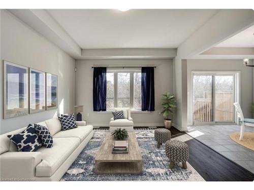 92-4552 Portage Avenue, Niagara Falls, ON - Indoor Photo Showing Living Room