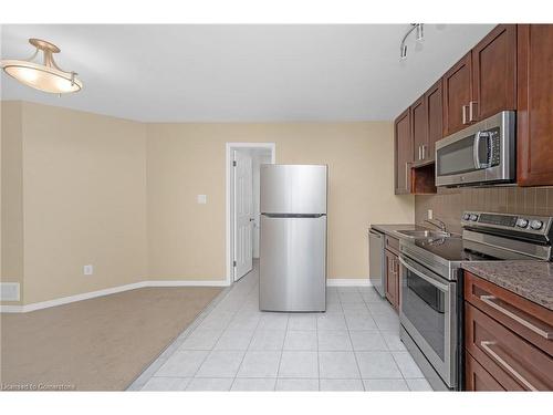 Main-442 Mary Street, Hamilton, ON - Indoor Photo Showing Kitchen