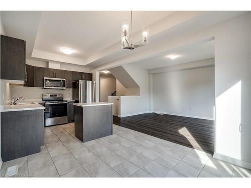 92-4552 Portage Road, Niagara Falls, ON - Indoor Photo Showing Kitchen